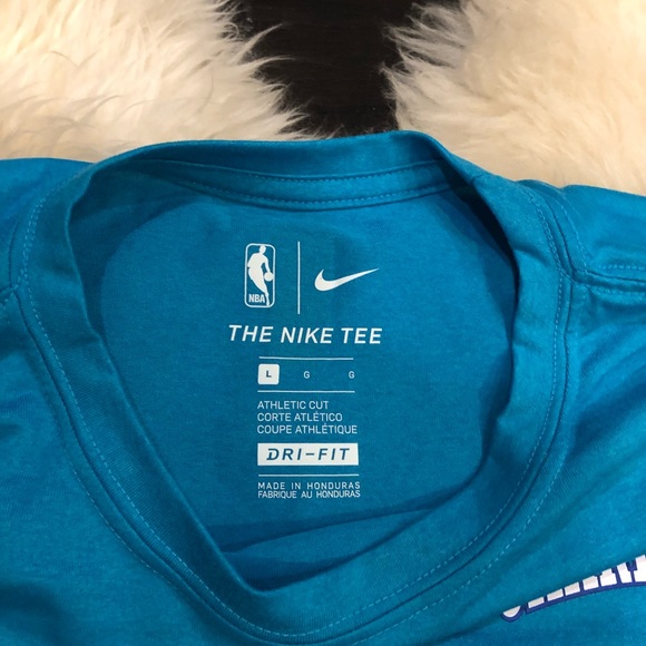 Charlotte Hornets NBA Jordan basketball shirt - Picture 5 of 7